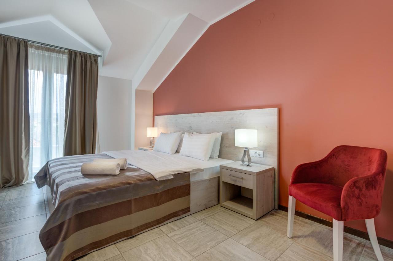 Riva Residence Ðenovići Екстериор снимка